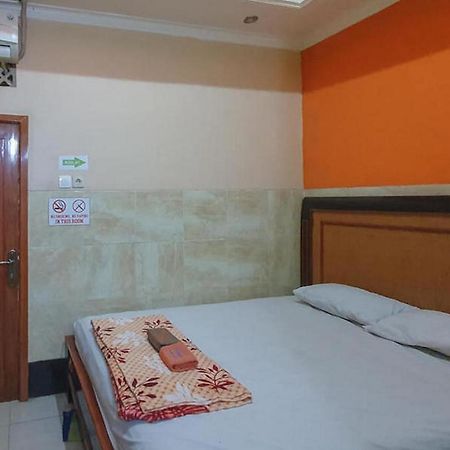 Homestay Gayatri Sawojajar Near Univ Negeri Malang Kampus 2 Mitra Reddoorz Kültér fotó