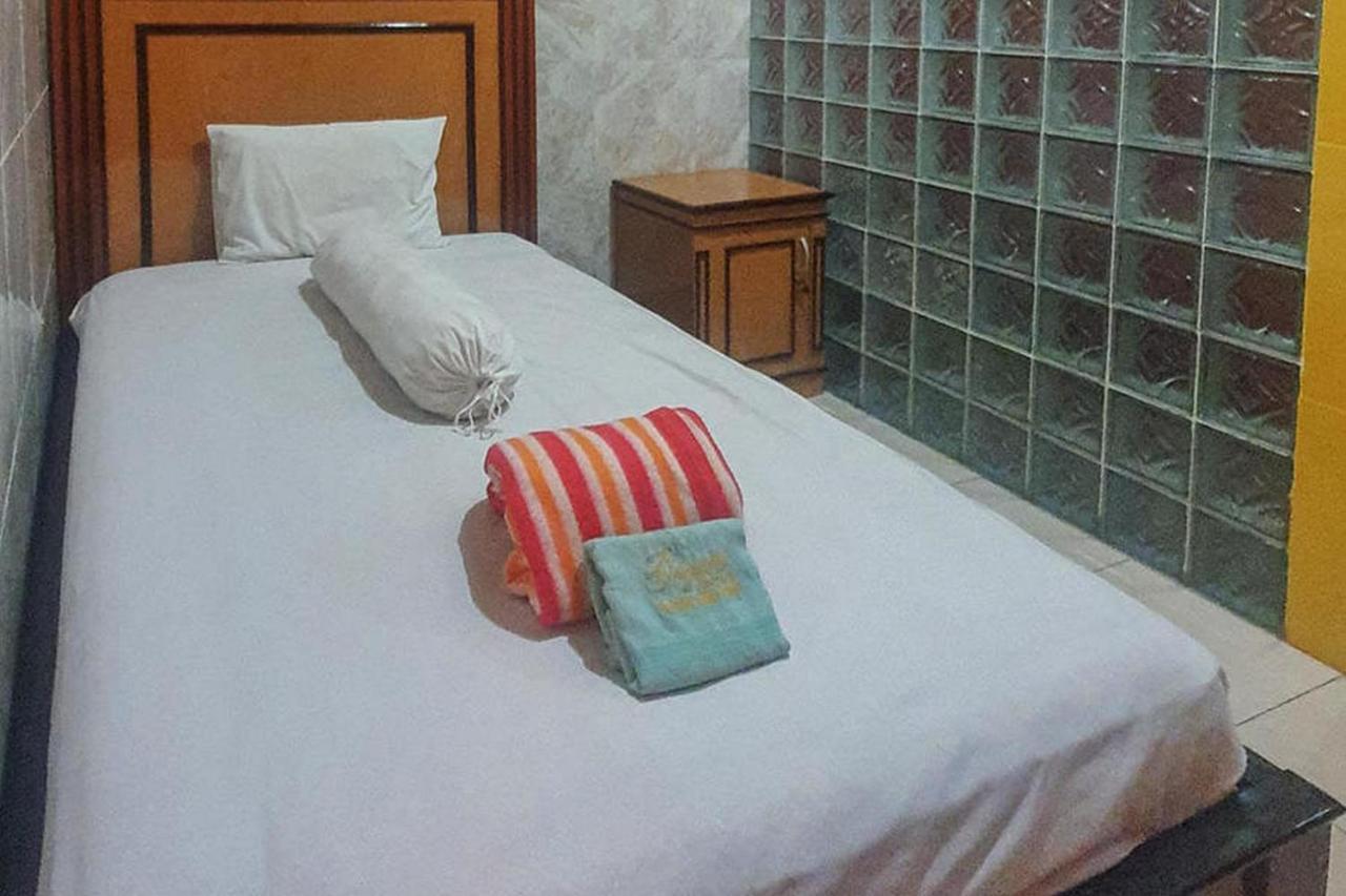 Homestay Gayatri Sawojajar Near Univ Negeri Malang Kampus 2 Mitra Reddoorz Kültér fotó