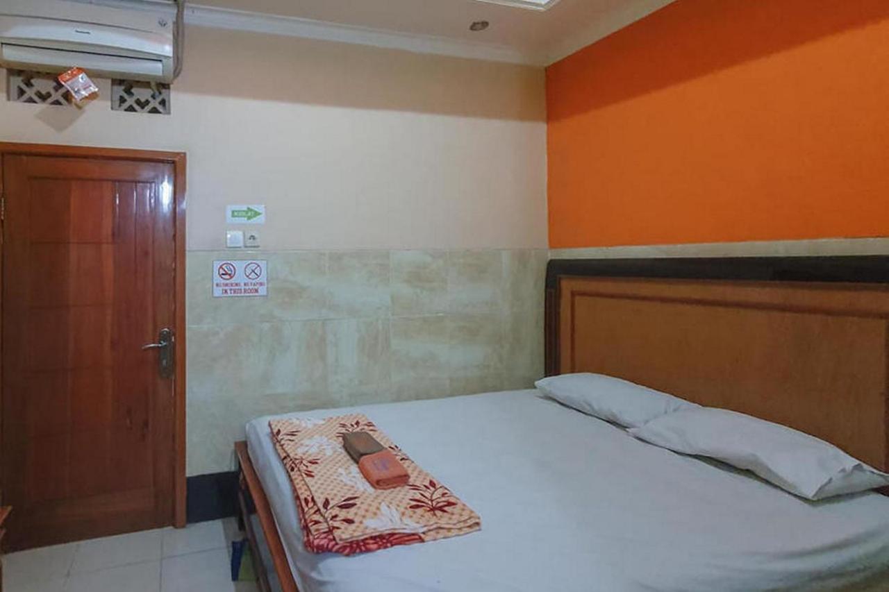 Homestay Gayatri Sawojajar Near Univ Negeri Malang Kampus 2 Mitra Reddoorz Kültér fotó